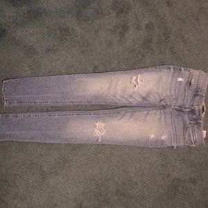 Hollister destroyed skinny jeans
